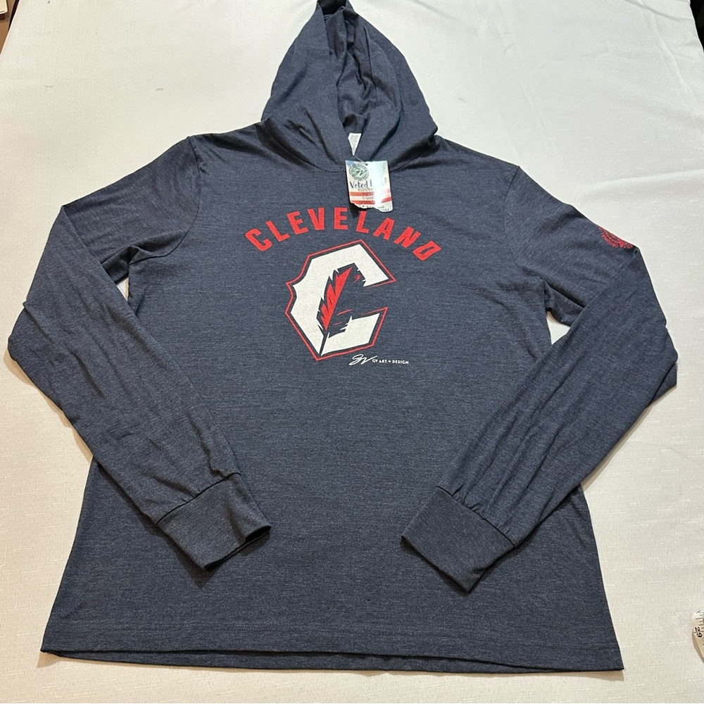 NWT Cleveland GV Art Lightweight Hoodie L